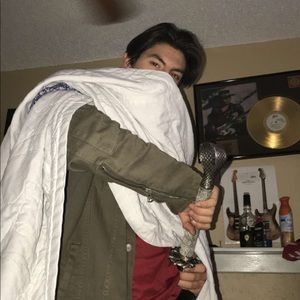 Meet your Posher, Sam